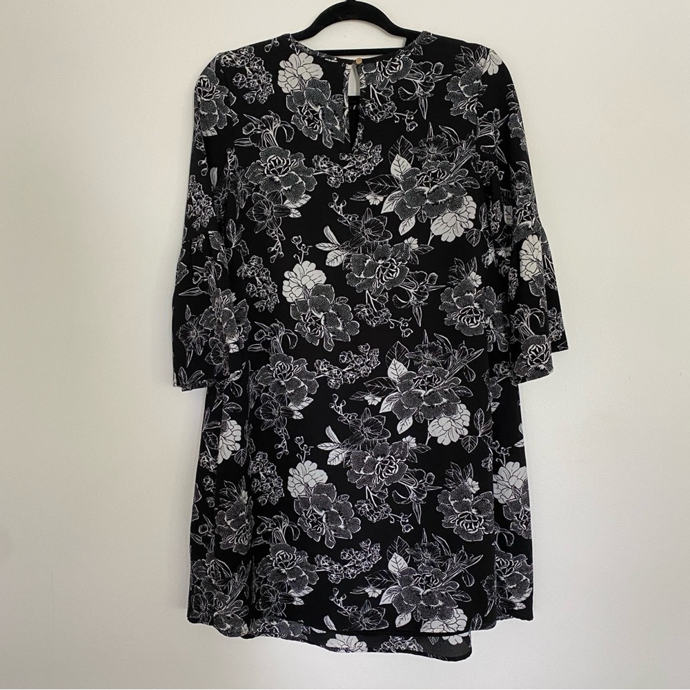 Target Black and White Floral Maternity Dress - Picture 3 of 5